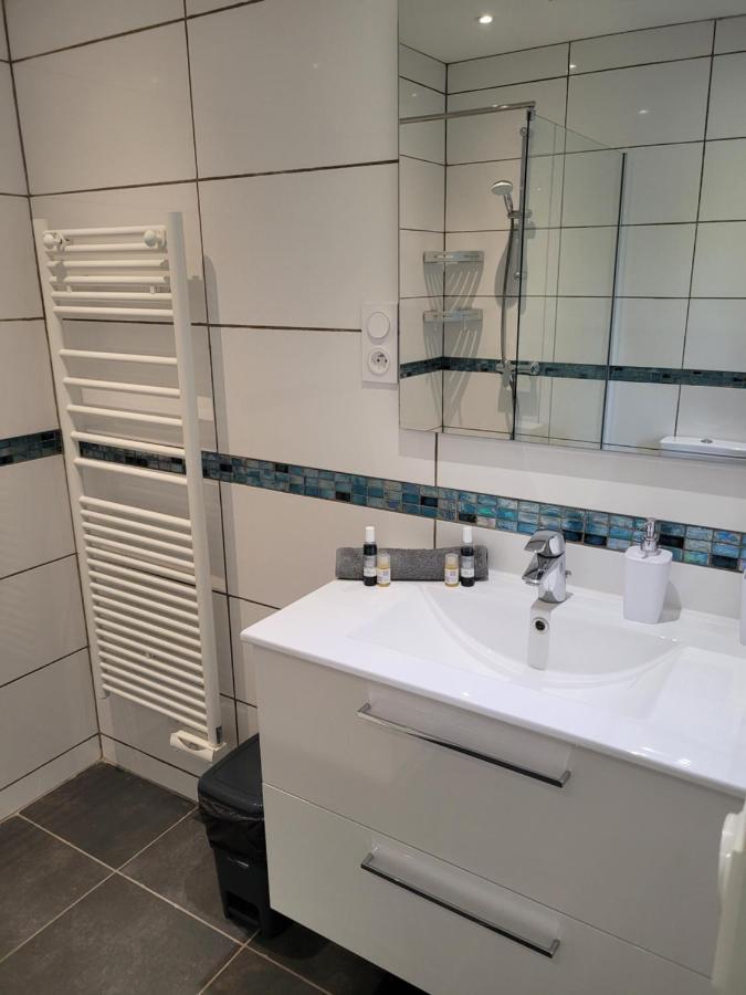 Appartement Tout Equipe En Rez-De-Jardin Entre Gard Et Ardeche Saint-Julien-de-Peyrolas Exteriör bild