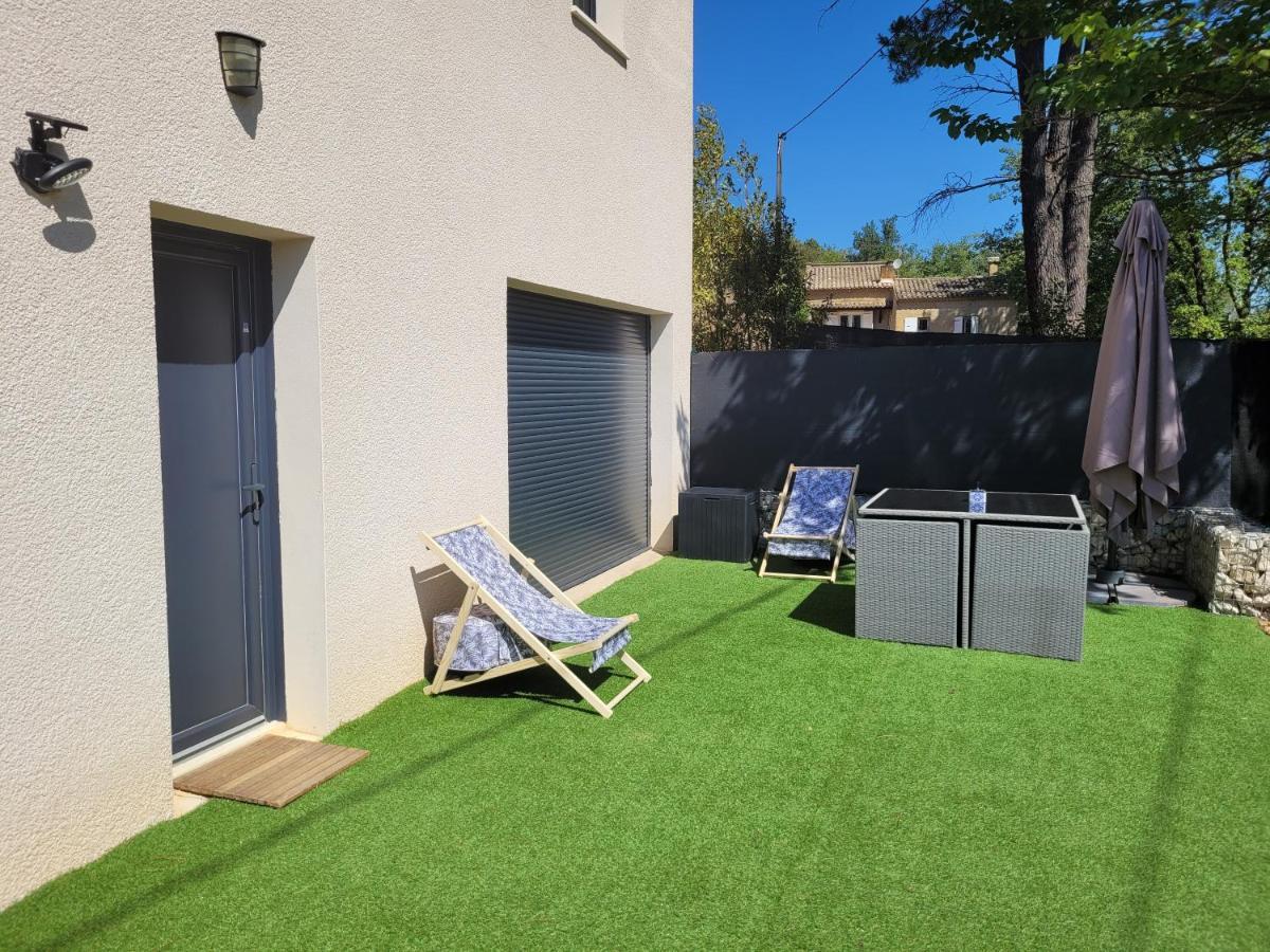 Appartement Tout Equipe En Rez-De-Jardin Entre Gard Et Ardeche Saint-Julien-de-Peyrolas Exteriör bild