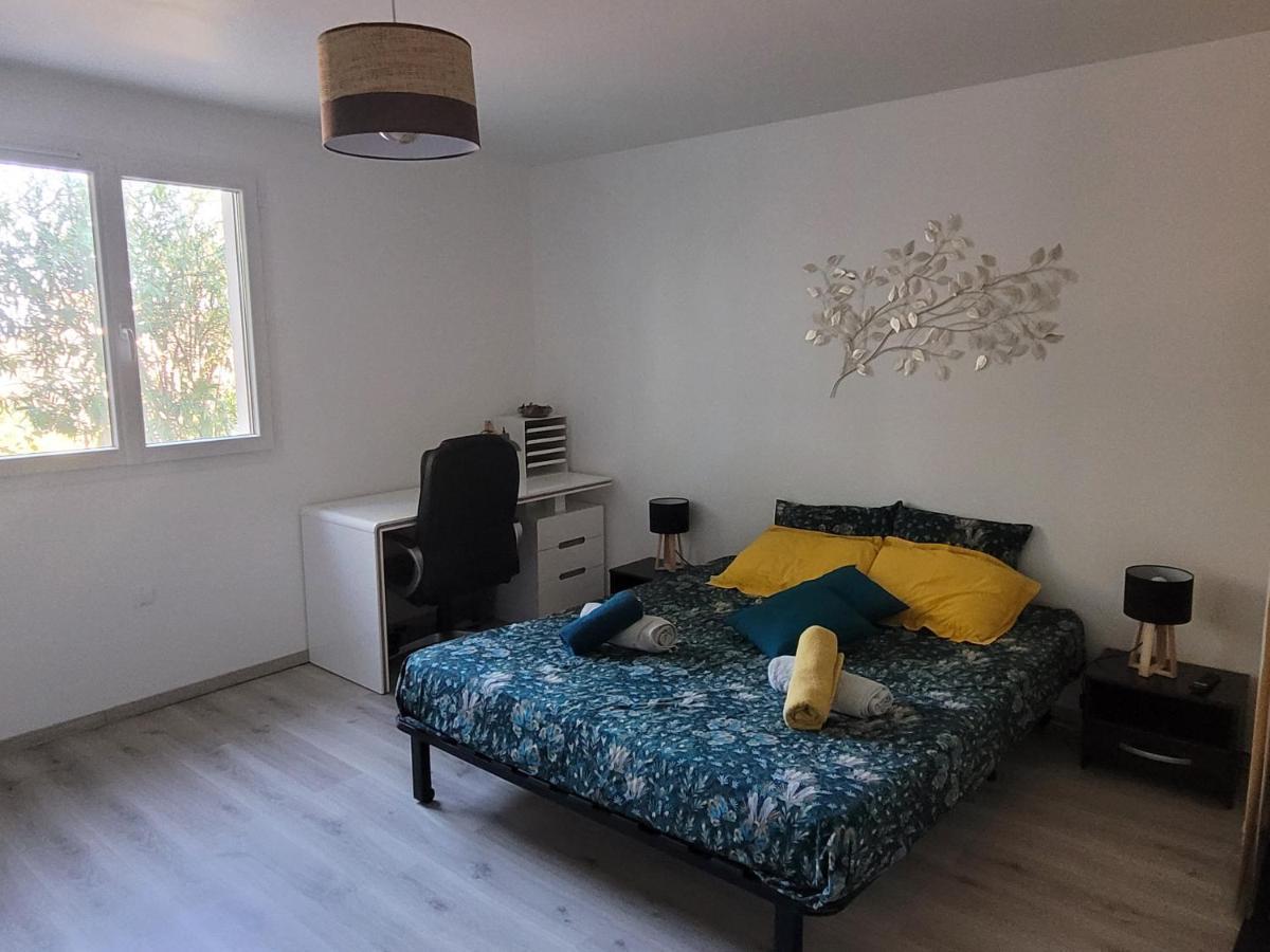 Appartement Tout Equipe En Rez-De-Jardin Entre Gard Et Ardeche Saint-Julien-de-Peyrolas Exteriör bild